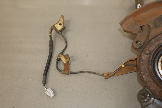 98 - 07 Lexus LX470 / Land Cruiser 4.7L Right Passenger Front Spindle