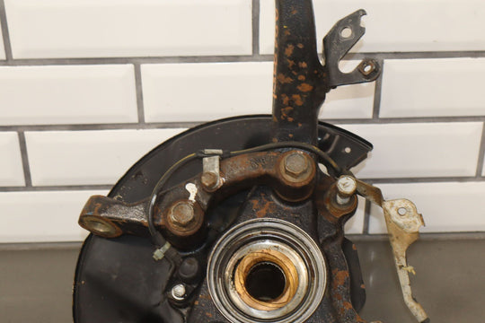 98 - 07 Lexus LX470 / Land Cruiser 4.7L Right Passenger Front Spindle