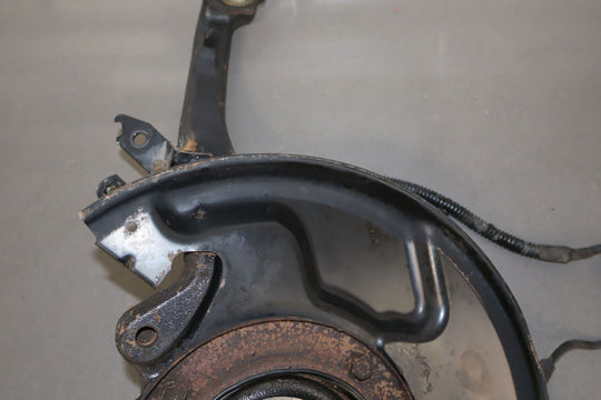 98 - 07 Lexus LX470 / Land Cruiser 4.7L Right Passenger Front Spindle