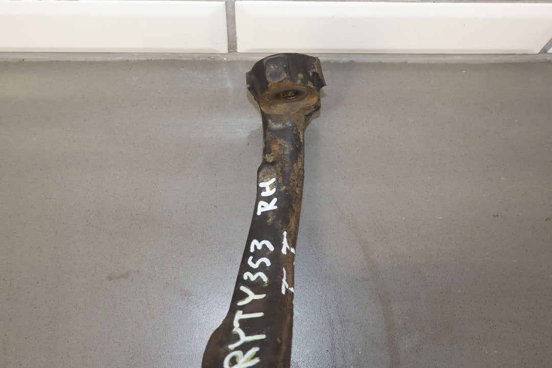 98 - 07 Lexus LX470 / Land Cruiser 4.7L Right Passenger Front Spindle