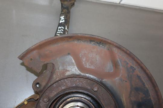 98 - 07 Lexus LX470 / Land Cruiser 4.7L Right Passenger Front Spindle