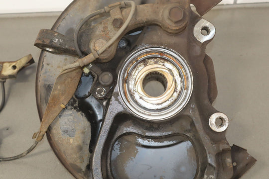 98 - 07 Lexus LX470 / Land Cruiser 4.7L Right Passenger Front Spindle