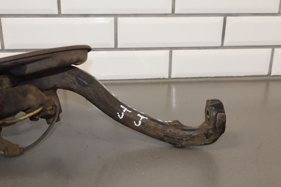 98 - 07 Lexus LX470 / Land Cruiser 4.7L Right Passenger Front Spindle