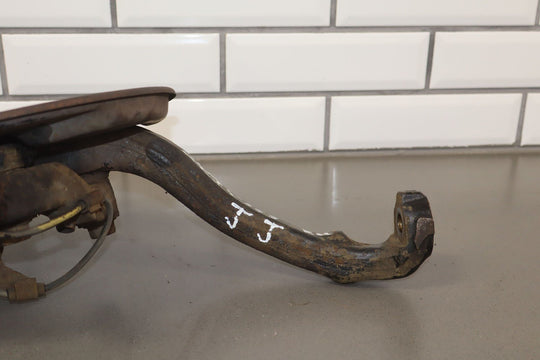 98 - 07 Lexus LX470 / Land Cruiser 4.7L Right Passenger Front Spindle