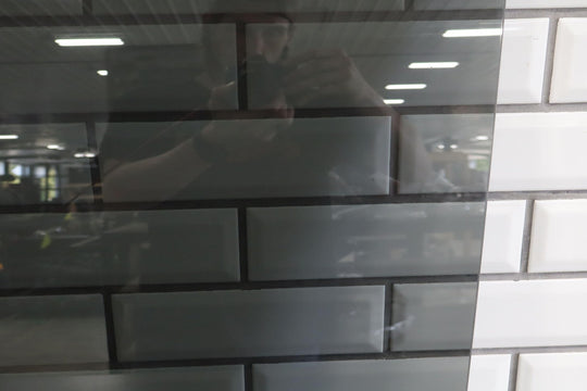 98 - 07 Lexus LX470 / LandCruiser V8 Left Driver Rear Door Window Glass