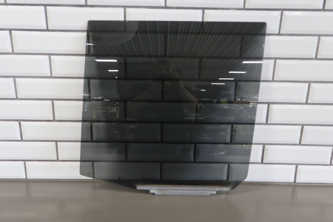 98 - 07 Lexus LX470 / LandCruiser V8 Left Driver Rear Door Window Glass