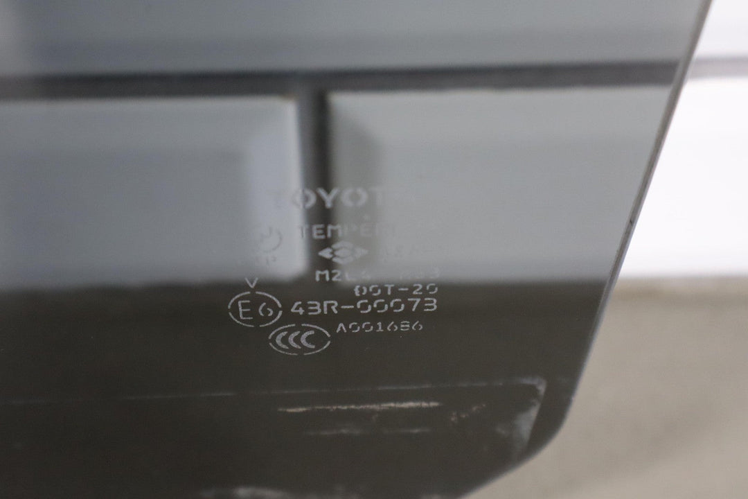 98 - 07 Lexus LX470 / LandCruiser V8 Left Driver Rear Door Window Glass