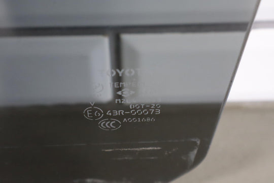 98 - 07 Lexus LX470 / LandCruiser V8 Left Driver Rear Door Window Glass
