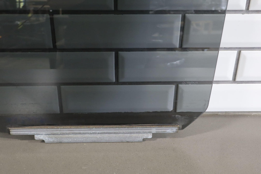 98 - 07 Lexus LX470 / LandCruiser V8 Left Driver Rear Door Window Glass