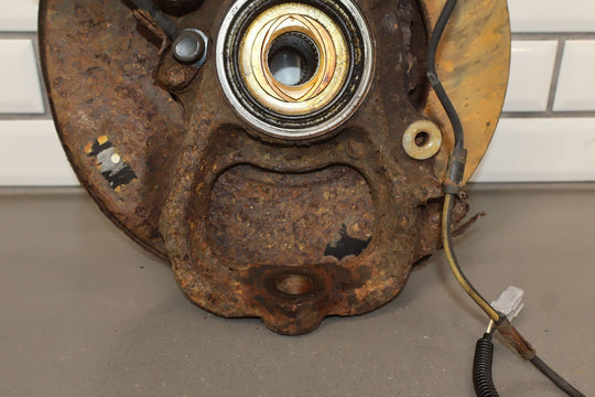 98 - 07 Toyota Land Cruiser (2UZFE V8) / LX470 Right Passenger Front Spindle