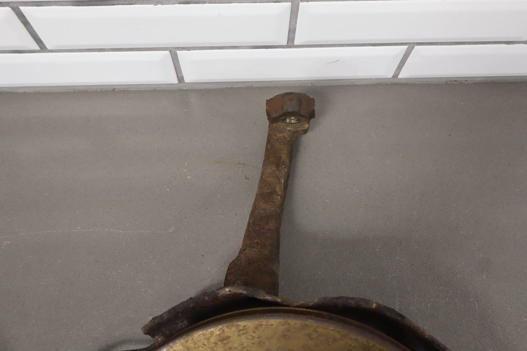 98 - 07 Toyota Land Cruiser (2UZFE V8) / LX470 Right Passenger Front Spindle