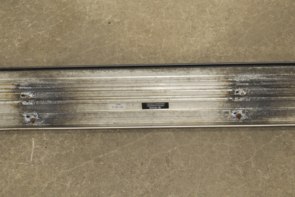 98-07 Toyota Land Cruiser J100 Pair Running Boards