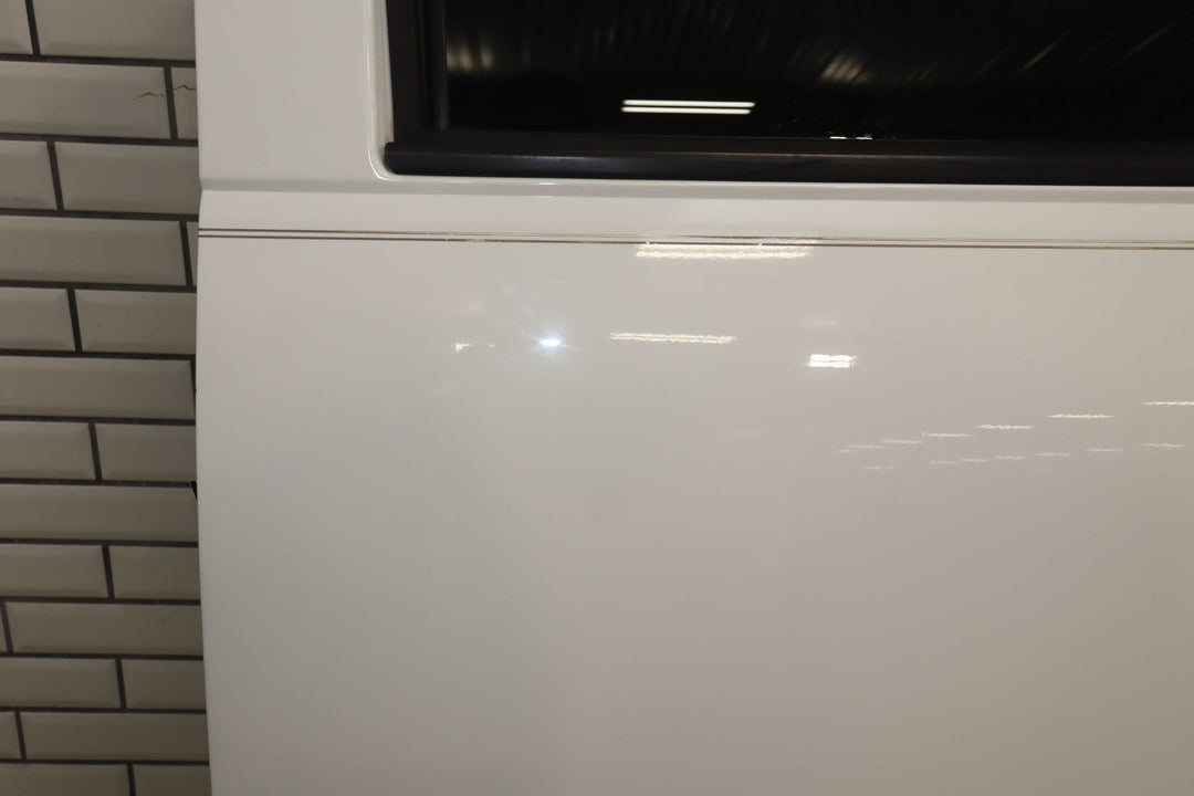 99 - 00 Cadillac Escalade Left Rear Door Shell W/Glass (Aspen White 50U)