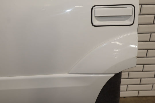 99 - 00 Cadillac Escalade Left Rear Door Shell W/Glass (Aspen White 50U)