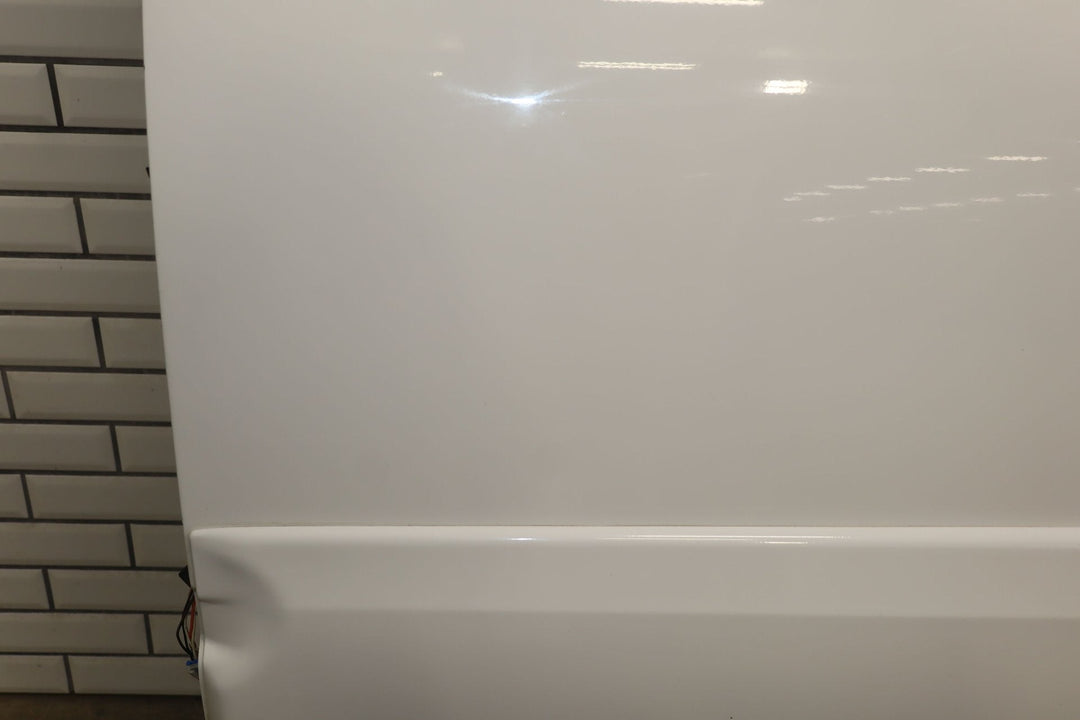 99 - 00 Cadillac Escalade Left Rear Door Shell W/Glass (Aspen White 50U)