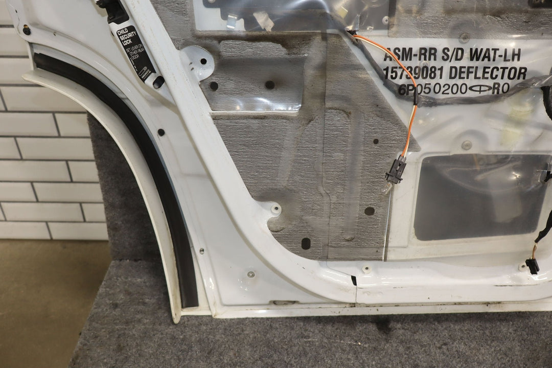 99 - 00 Cadillac Escalade Left Rear Door Shell W/Glass (Aspen White 50U)