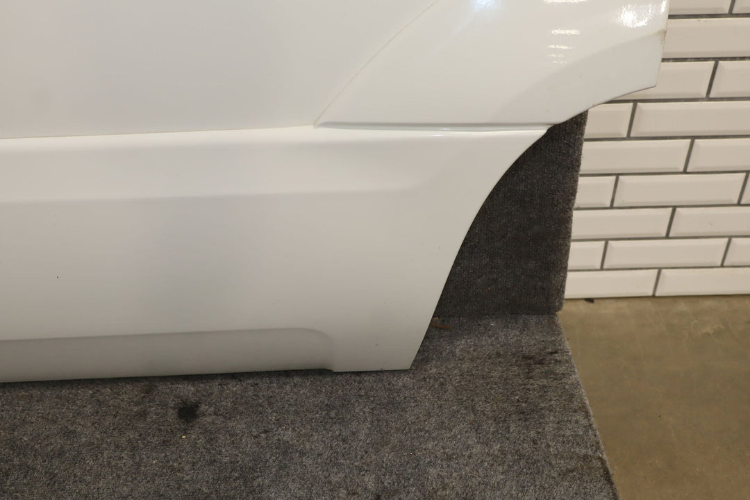 99 - 00 Cadillac Escalade Left Rear Door Shell W/Glass (Aspen White 50U)