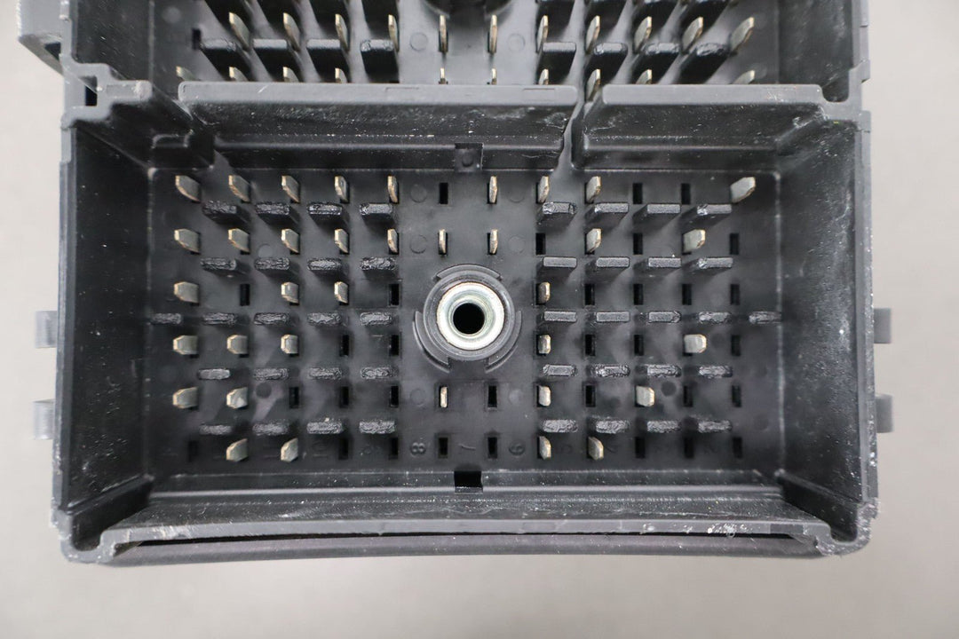 99 - 00 Chevy C5 Corvette OEM Cabin Fuse Relay Junction Box (12193792) OEM