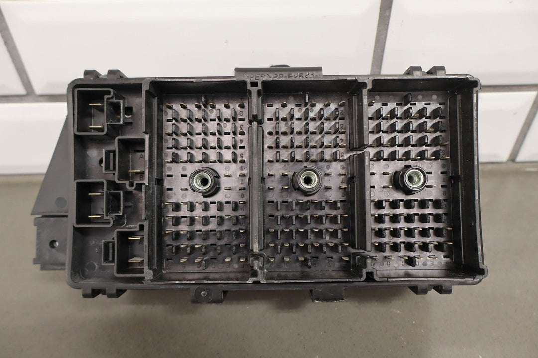 99 - 00 Chevy C5 Corvette OEM Cabin Fuse Relay Junction Box (12193792) OEM