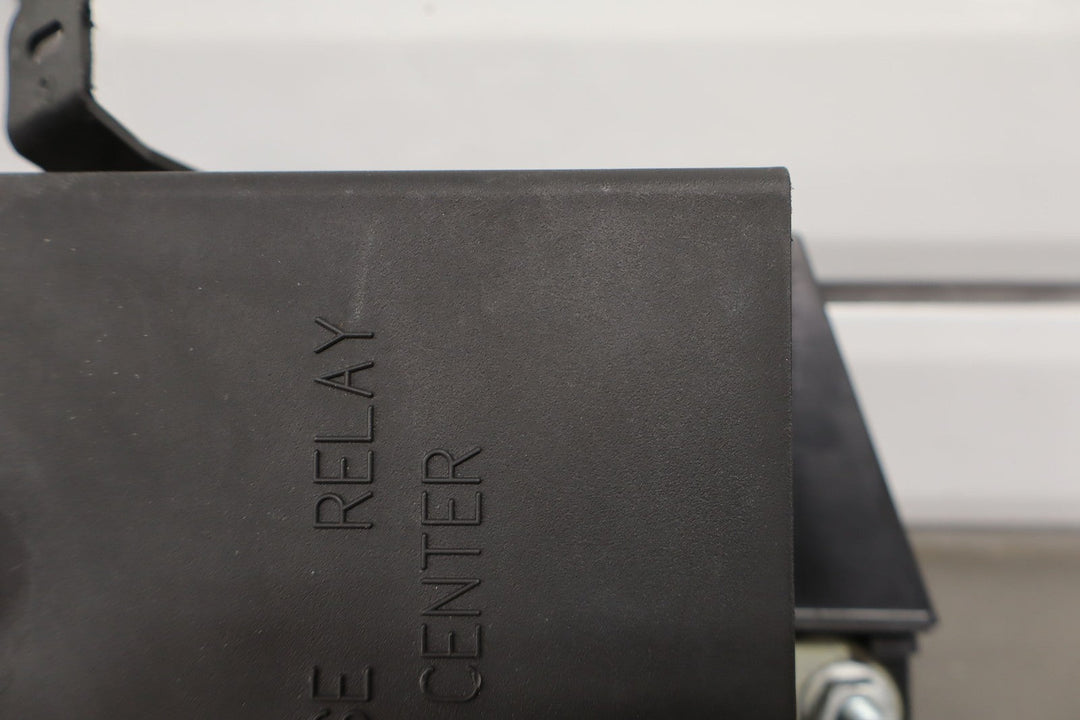 99 - 00 Chevy C5 Corvette OEM Cabin Fuse Relay Junction Box (12193792) OEM