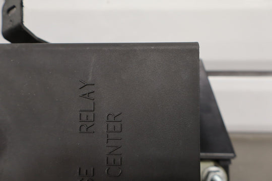 99 - 00 Chevy C5 Corvette OEM Cabin Fuse Relay Junction Box (12193792) OEM