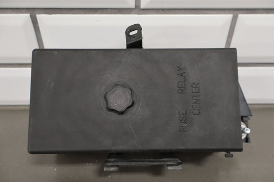 99 - 00 Chevy C5 Corvette OEM Cabin Fuse Relay Junction Box (12193792) OEM