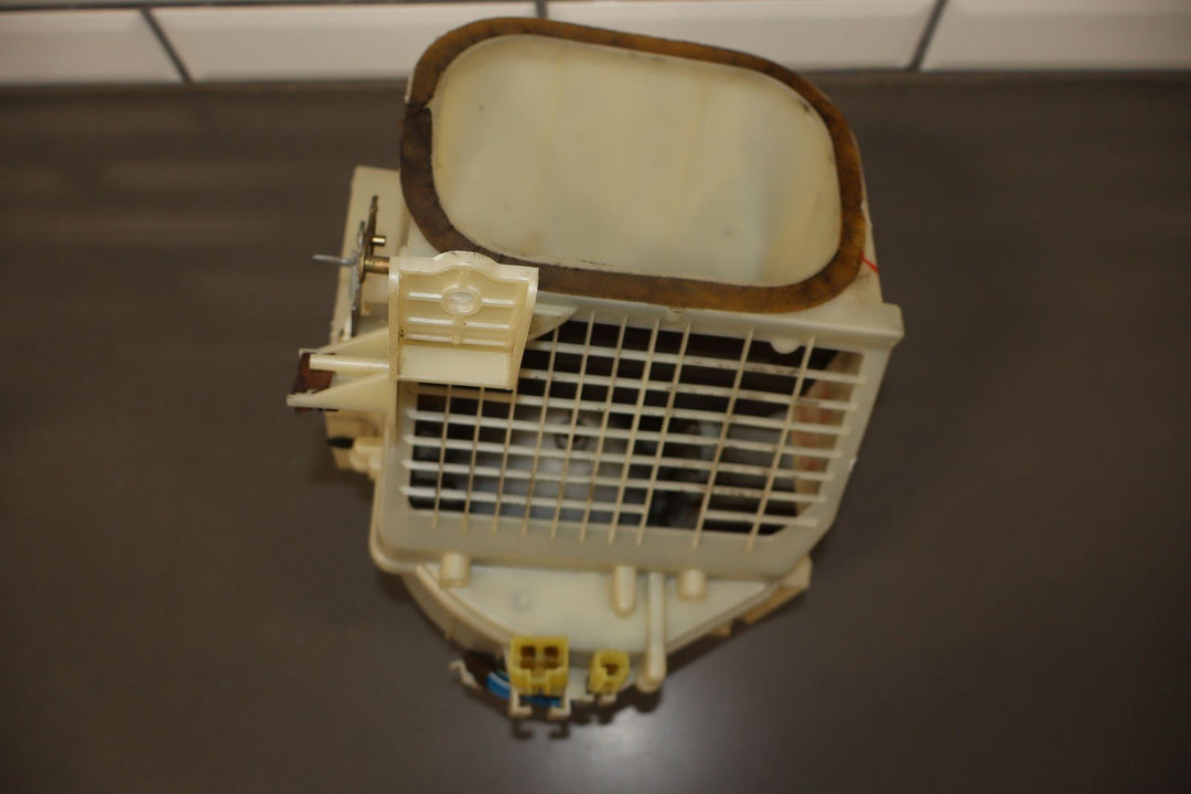 99 - 00 Mazda Miata NB HVAC Heater Housing W/ A/C Actuators & Blower Motor