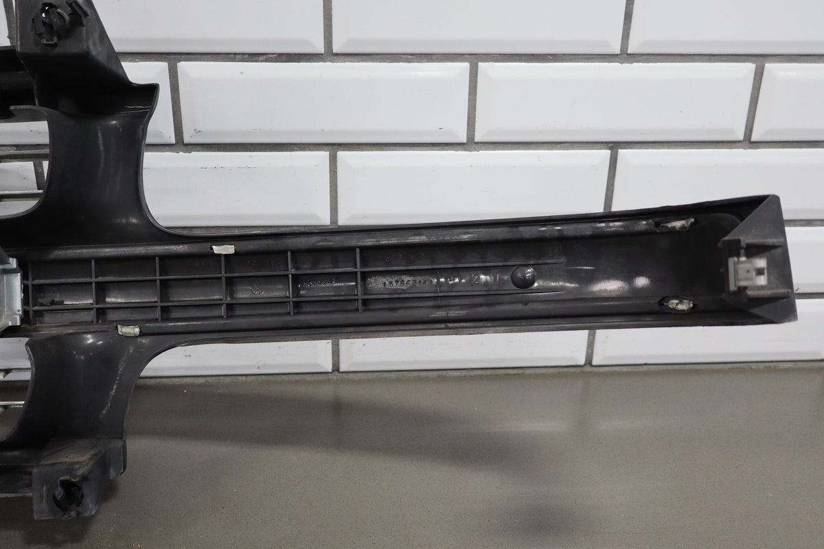 99-02 Chevrolet Silverado Grille OEM
