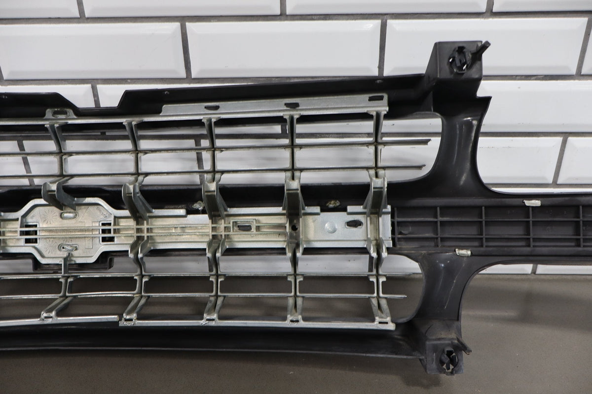99-02 Chevrolet Silverado Grille OEM