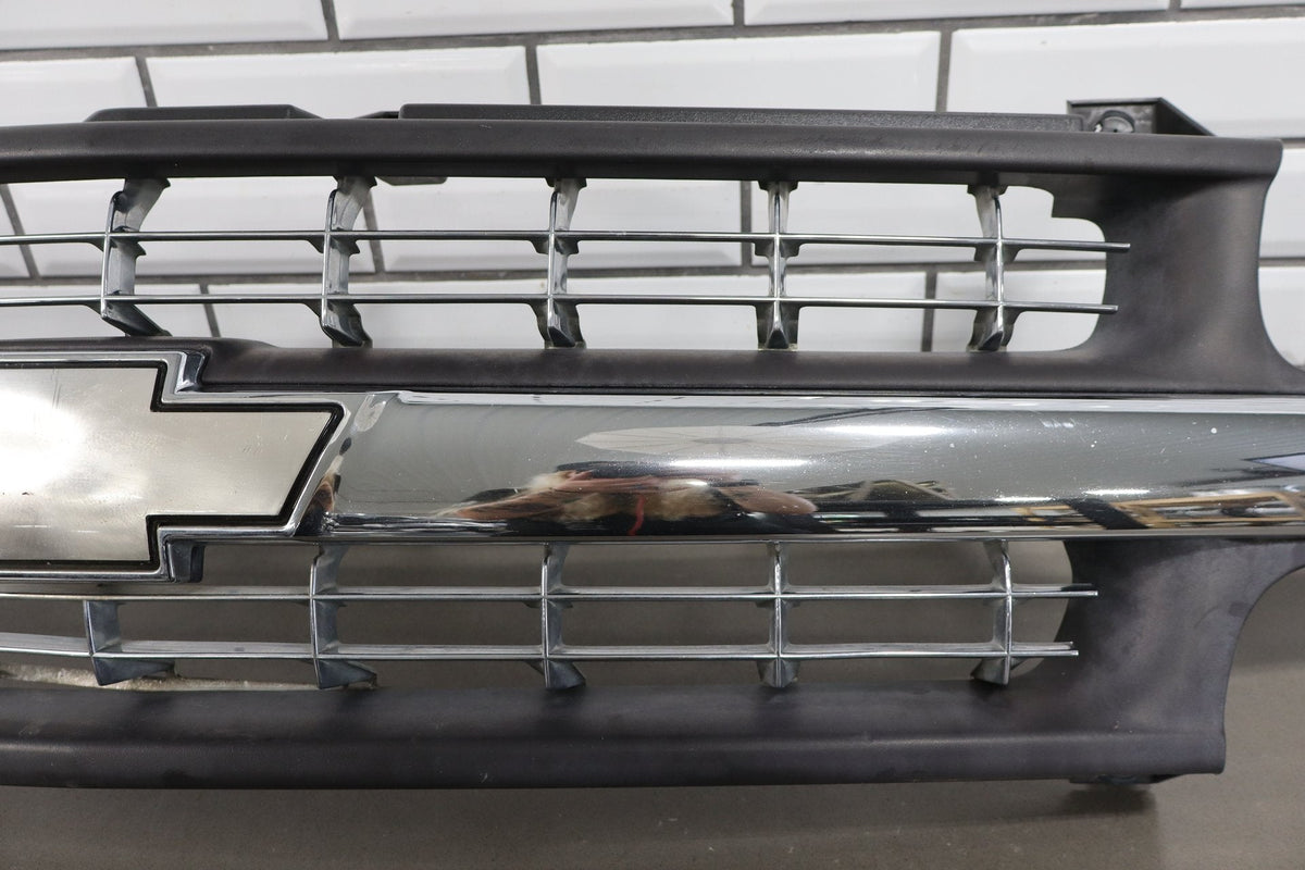 99-02 Chevrolet Silverado Grille OEM