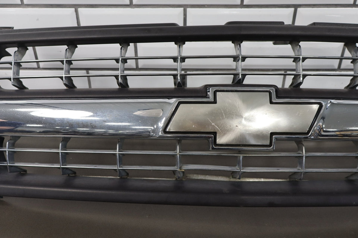 99-02 Chevrolet Silverado Grille OEM