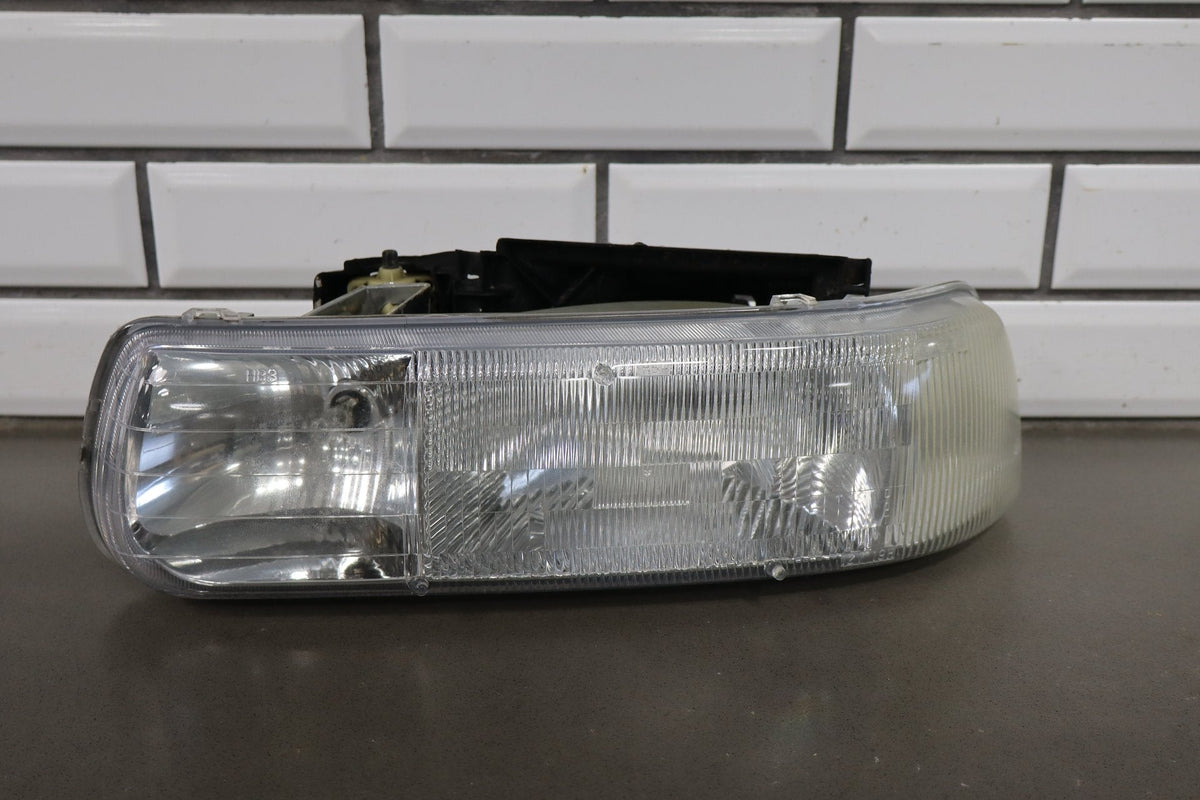 99-02 Chevrolet Silverado Headlight Set With Turn Signals