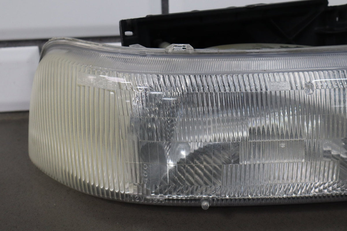 99-02 Chevrolet Silverado Headlight Set With Turn Signals