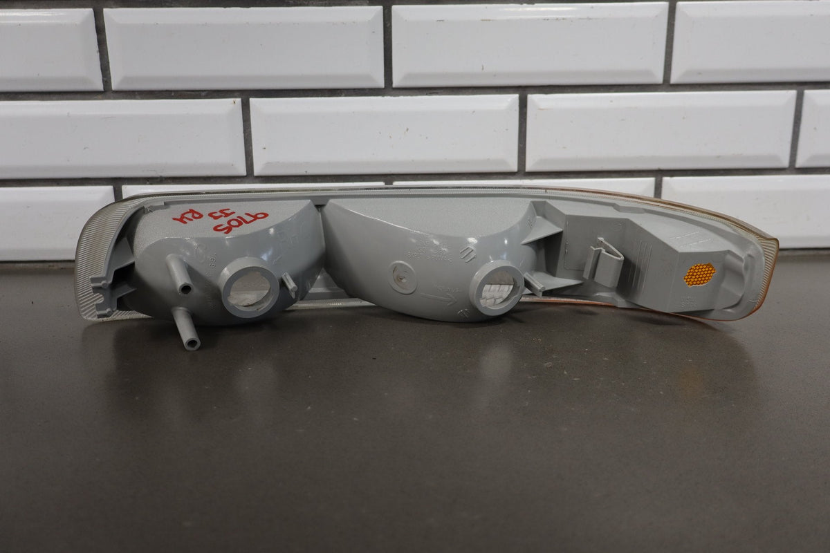 99-02 Chevrolet Silverado Headlight Set With Turn Signals