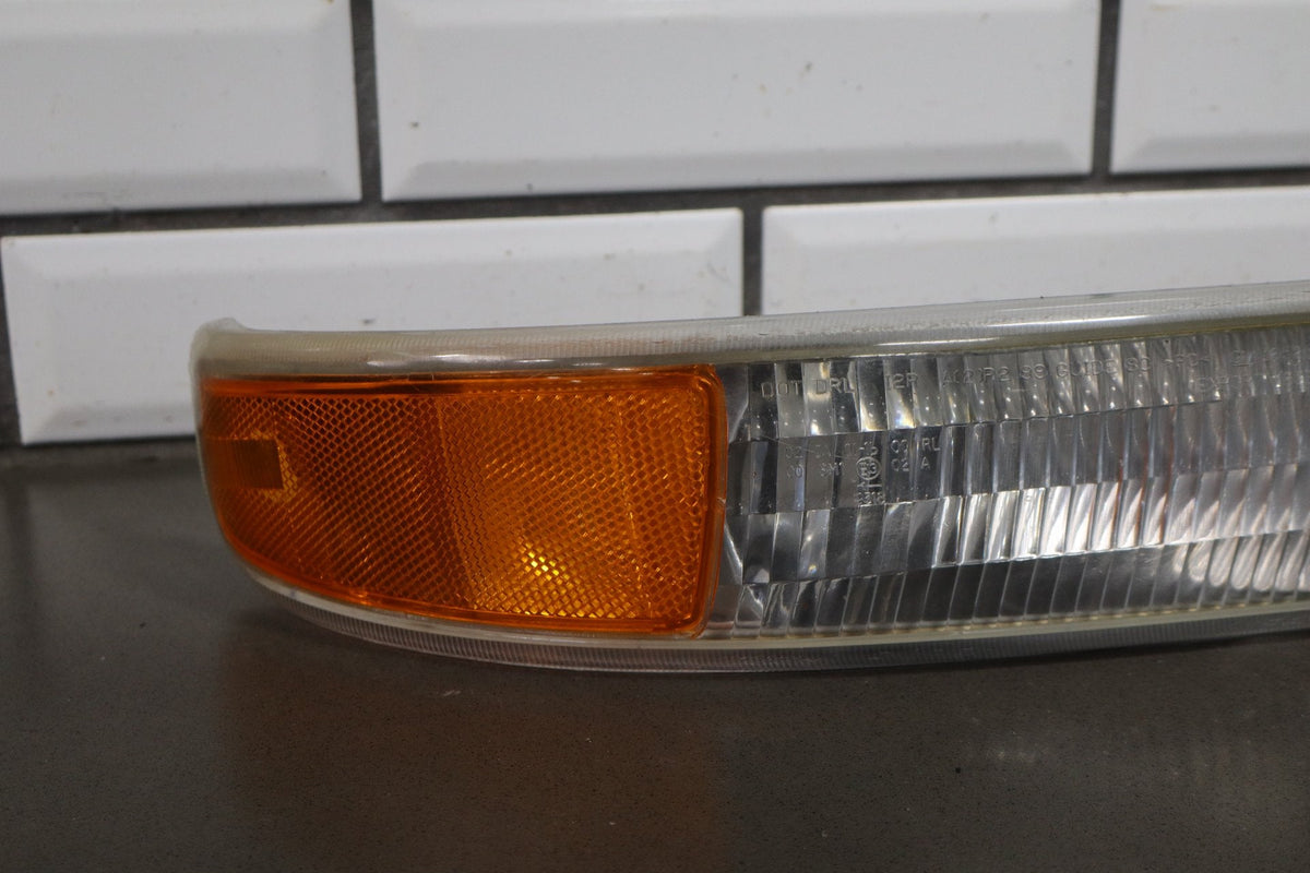 99-02 Chevrolet Silverado Headlight Set With Turn Signals