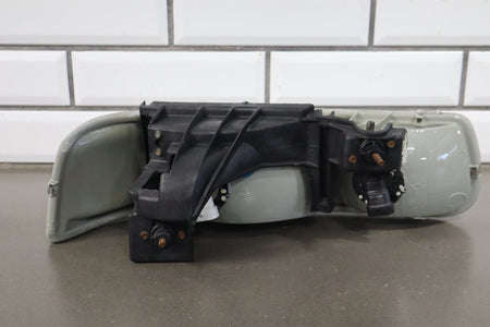 99-02 Chevrolet Silverado Headlight Set With Turn Signals