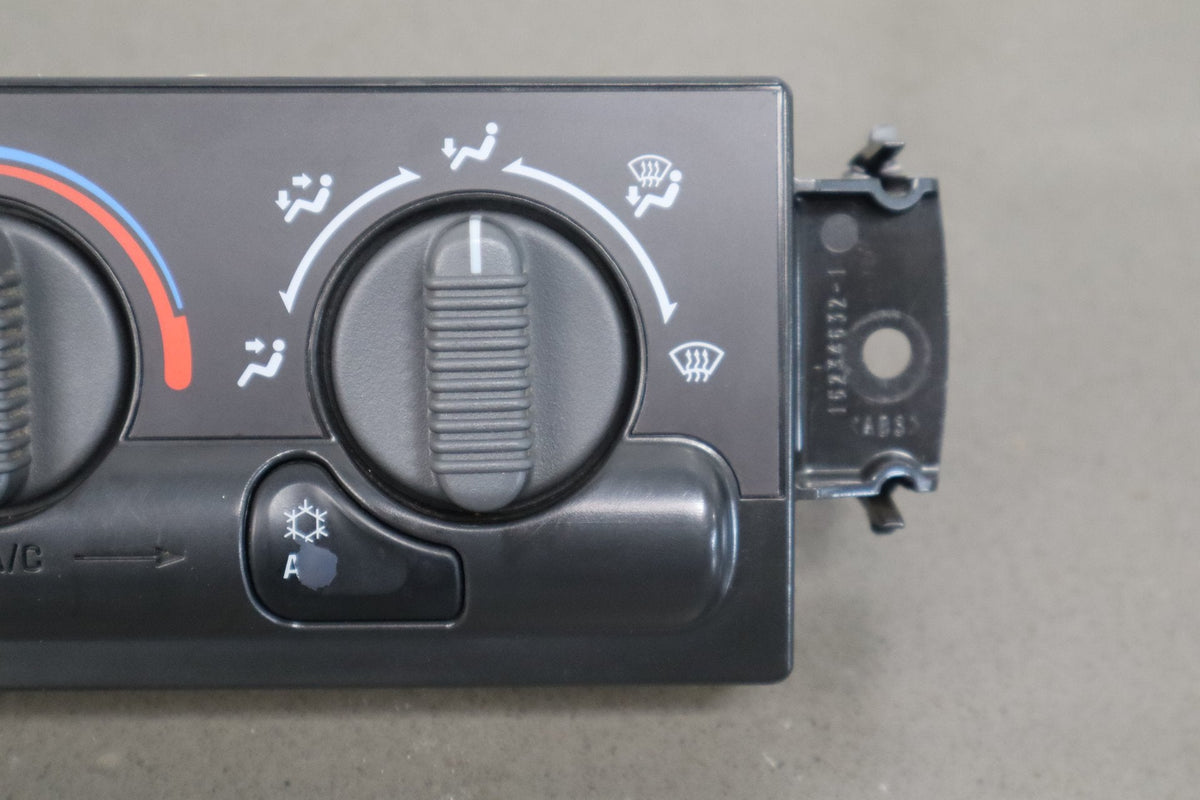 99-02 Chevrolet Silverado Manual Climate Control With AC