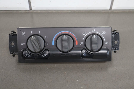 99-02 Chevrolet Silverado Manual Climate Control With AC