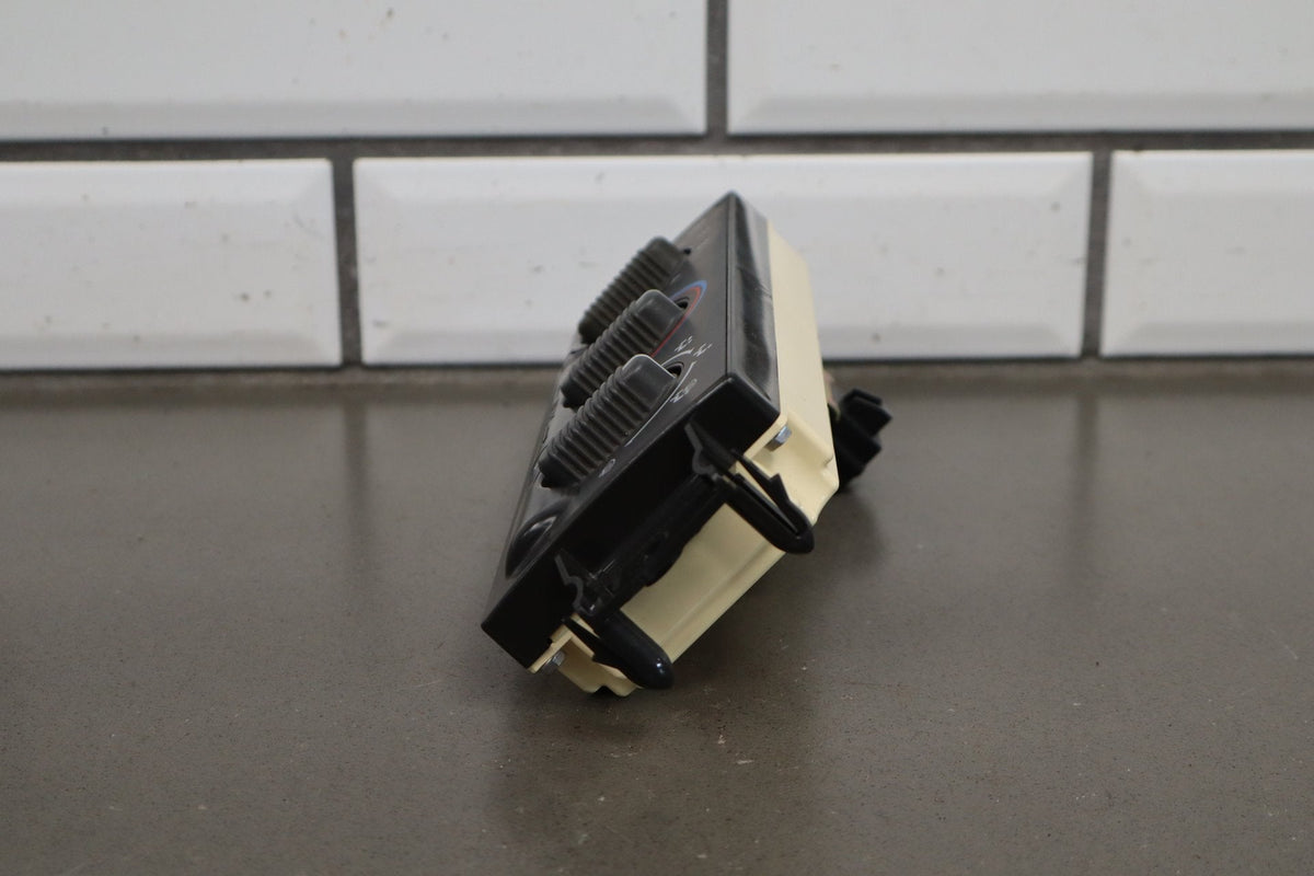 99-02 Chevrolet Silverado Manual Climate Control With AC