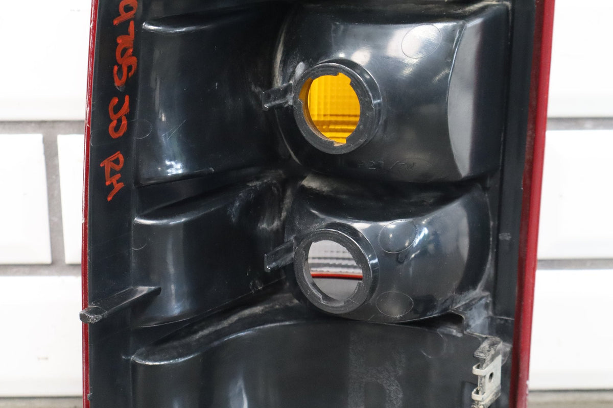 99-02 Chevrolet Silverado Right Tail Light OEM