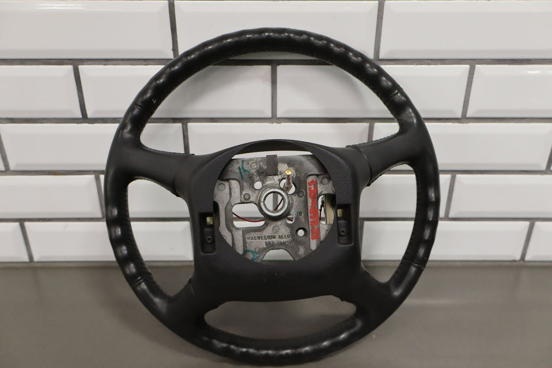 99 - 02 Chevy GMC GMT800 Leather Steering Wheel Assembly OEM