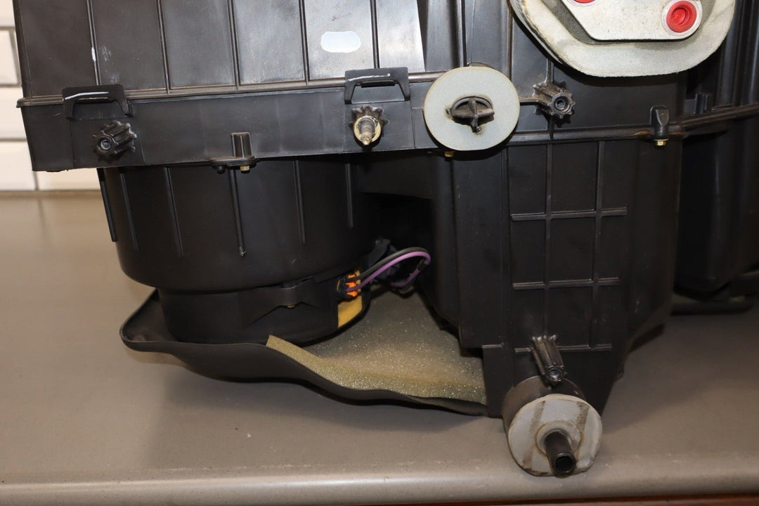 99 - 02 Chevy GMC GMT800 OEM Heater Housing with Evaporator / Heater Core / Doors