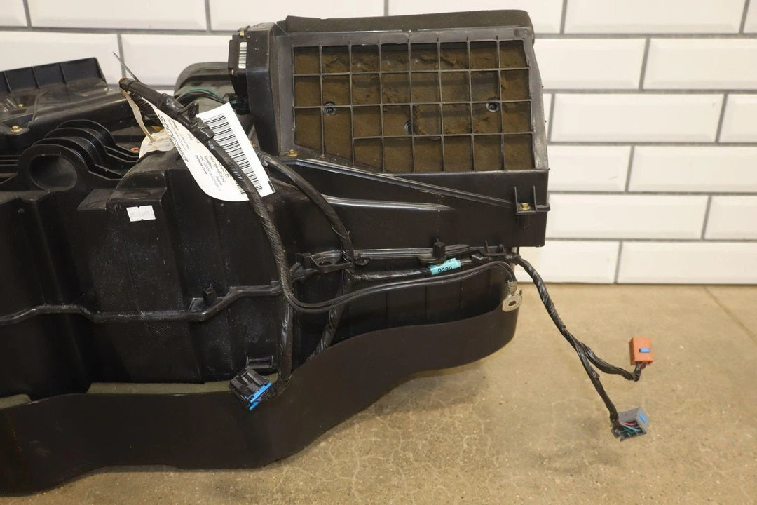 99 - 02 Chevy GMC Truck SUV GMT800 Heater Housing Good Actuators / Doors OEM