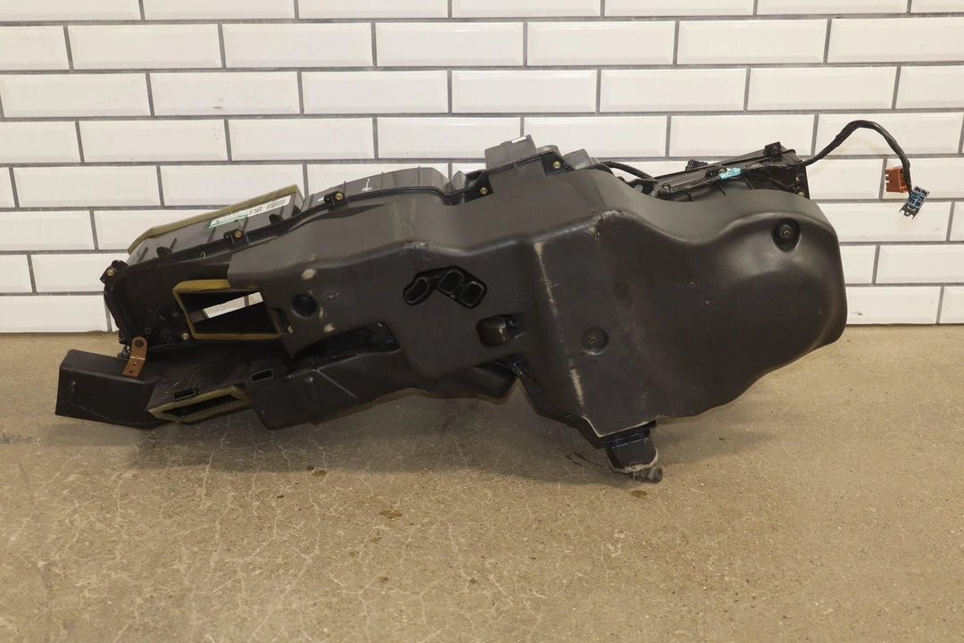 99 - 02 Chevy GMC Truck SUV GMT800 Heater Housing Good Actuators / Doors OEM