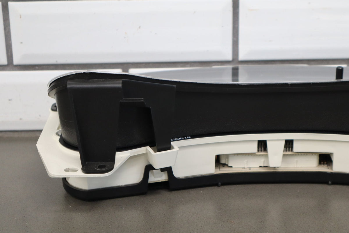 99-02 Chevy HD Truck 2500 3500 Gauge Cluster Speedometer w/ Trans Temp 15059383
