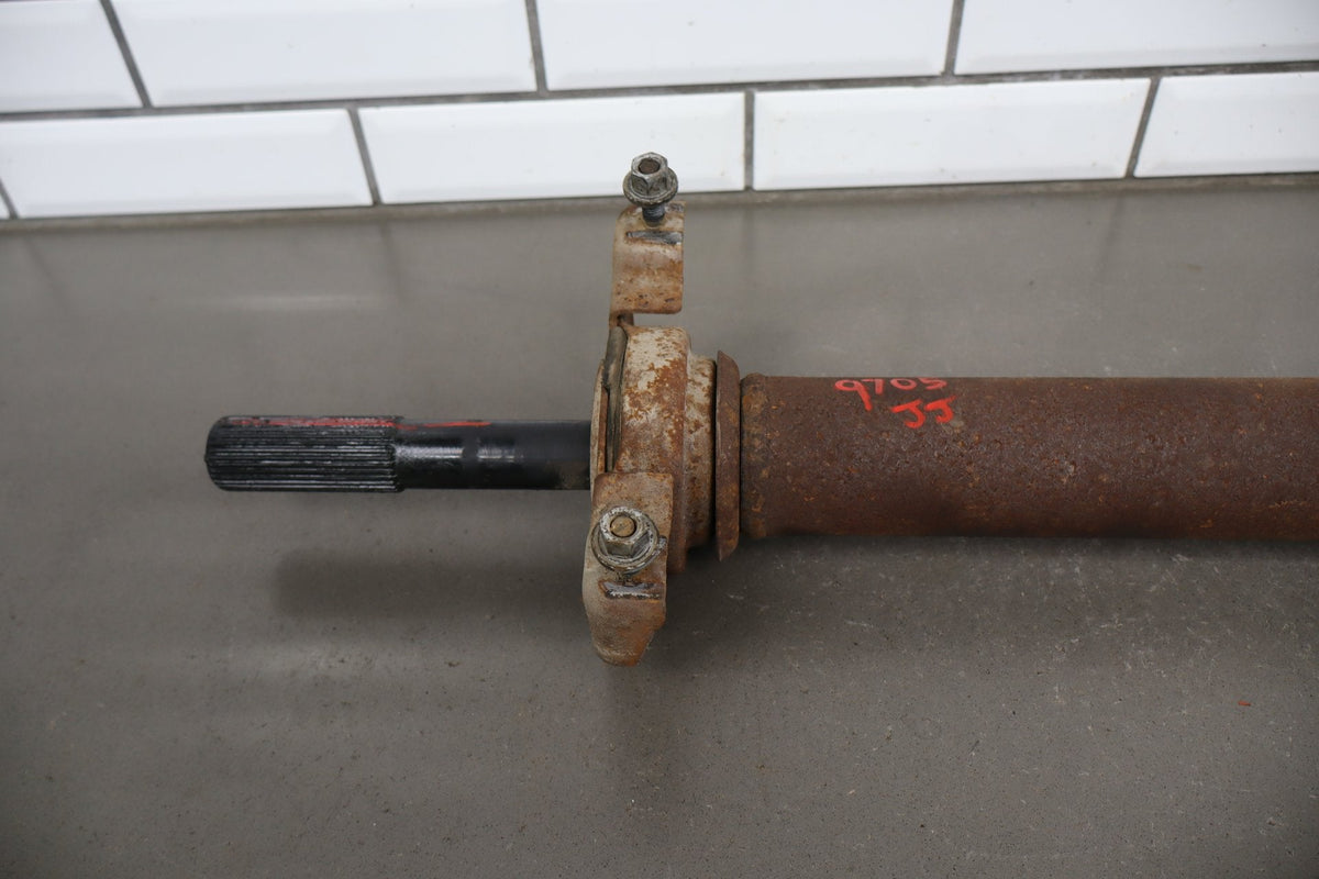 99-02 Chevy Silverado 4.3L 2WD Rear Drive Shaft 143.5 WB
