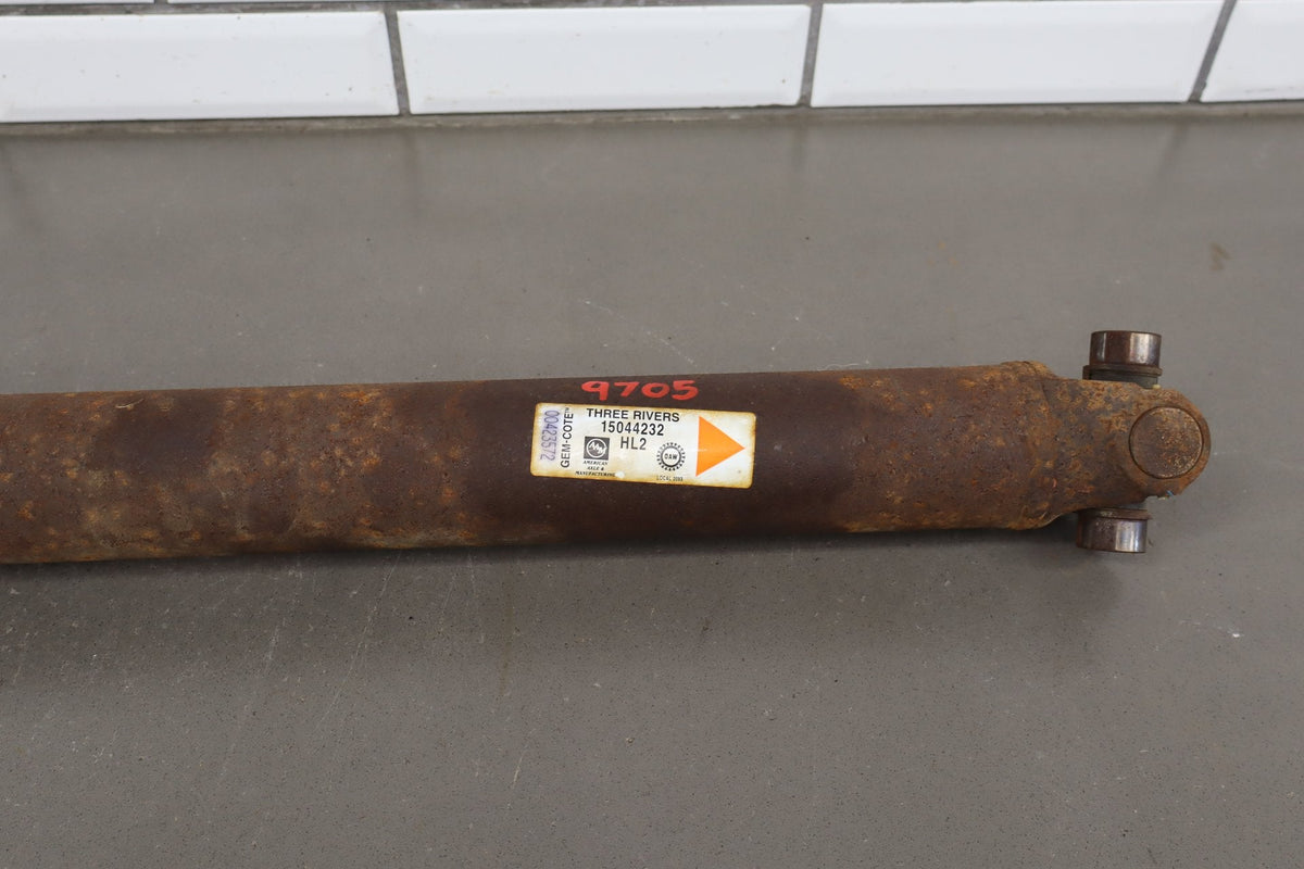 99-02 Chevy Silverado 4.3L 2WD Rear Drive Shaft 143.5 WB