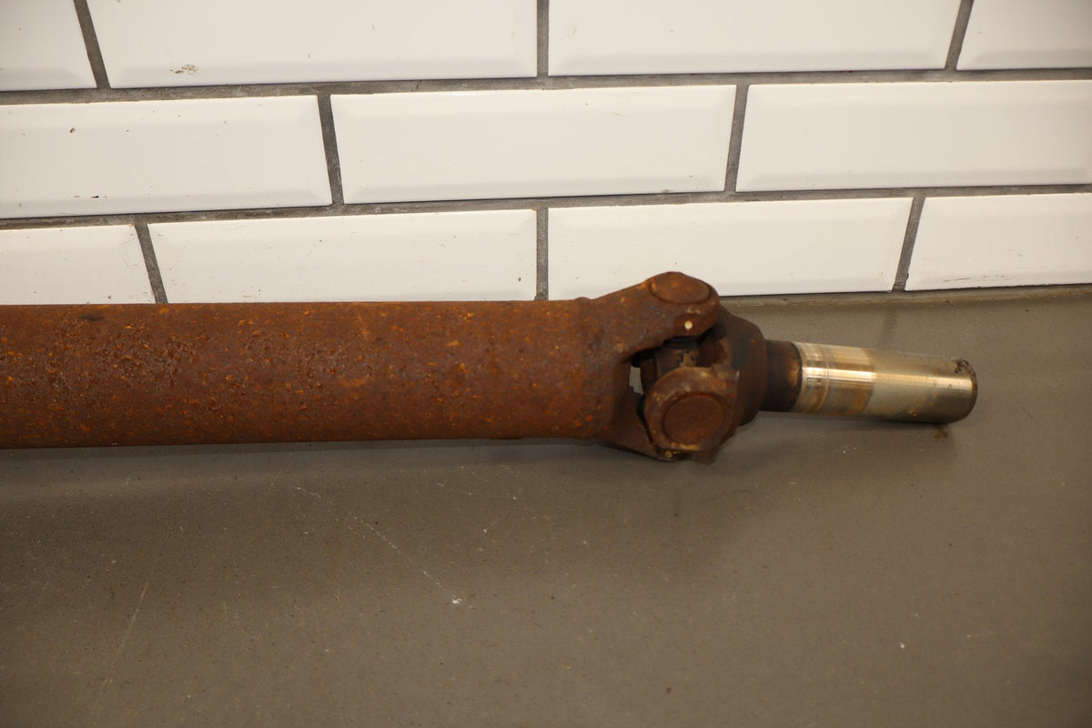 99-02 Chevy Silverado 4.3L 2WD Rear Drive Shaft 143.5 WB