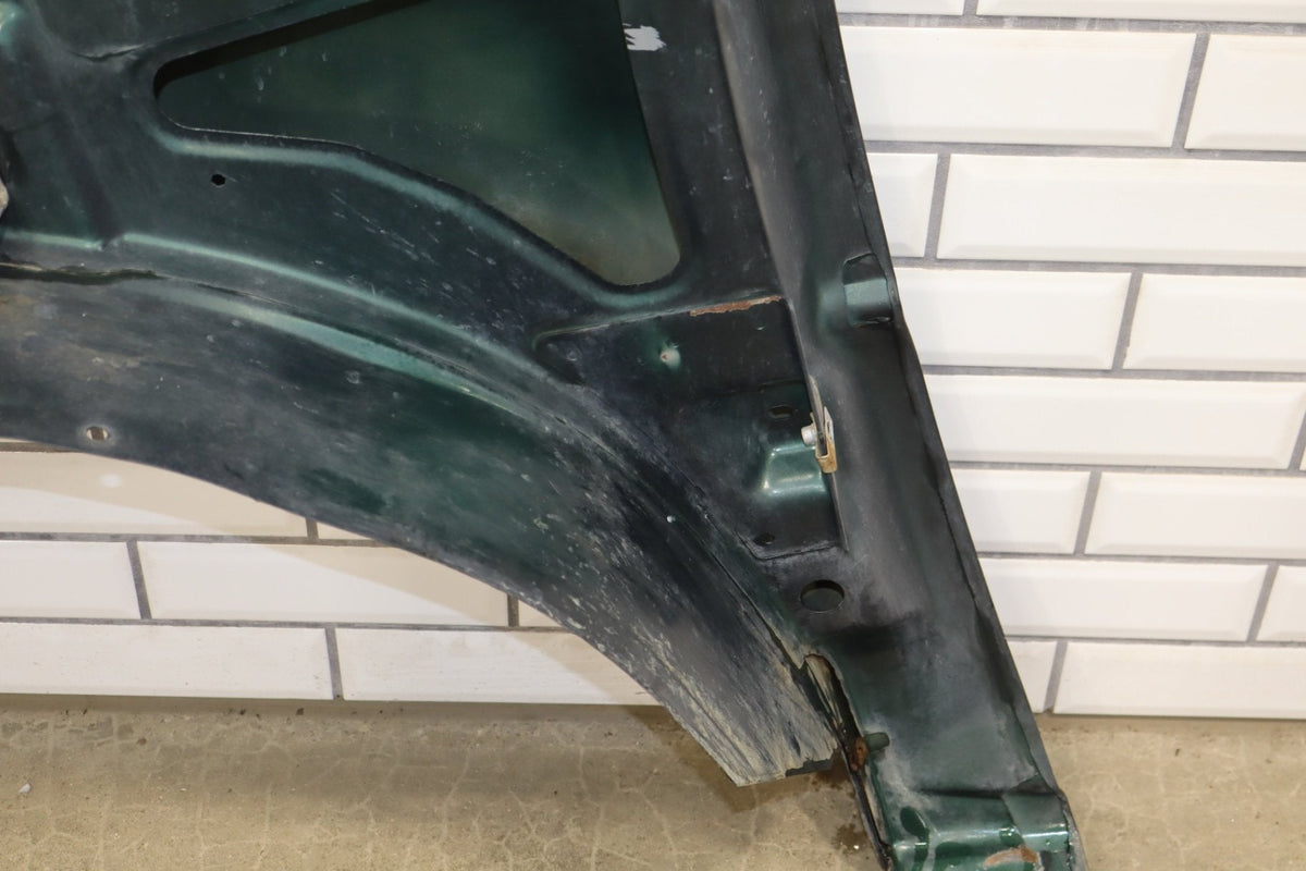 99-02 Chevy Silverado 99-06 Suburban Tahoe Right RH Fender Forest Green 47