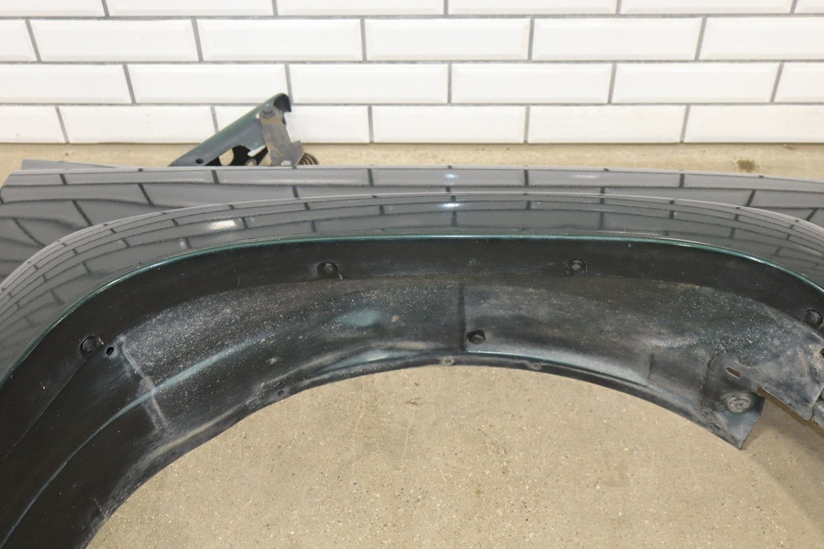 99-02 Chevy Silverado 99-06 Suburban Tahoe Right RH Fender Forest Green 47
